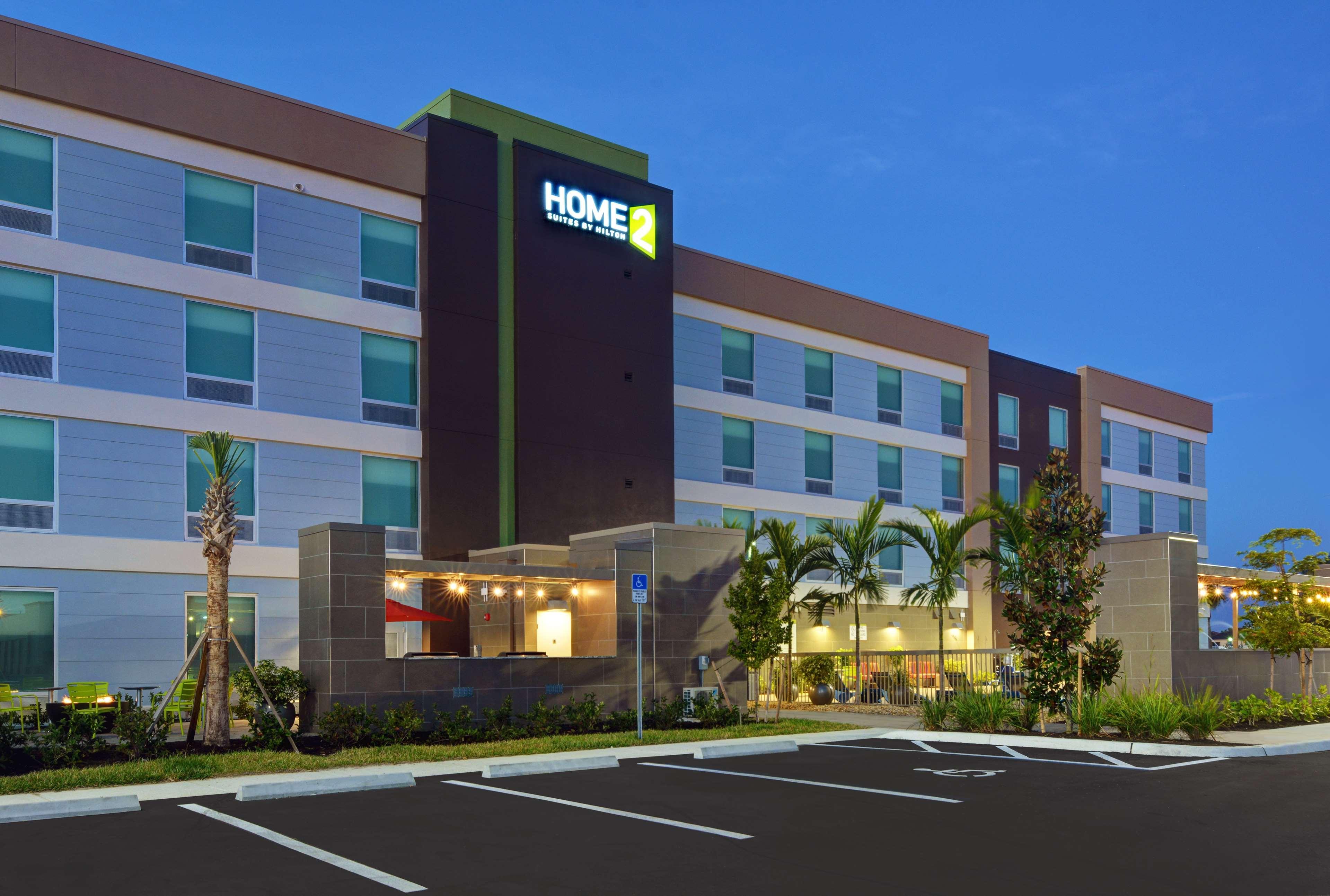 โฮม2 สวีท บาย ฮิลตัน ฟอร์ต ไมเออร์ โคโลเนียล บูเลอวาร์ด Hotel ฟอร์ตไมเยอร์ ภายนอก รูปภาพ