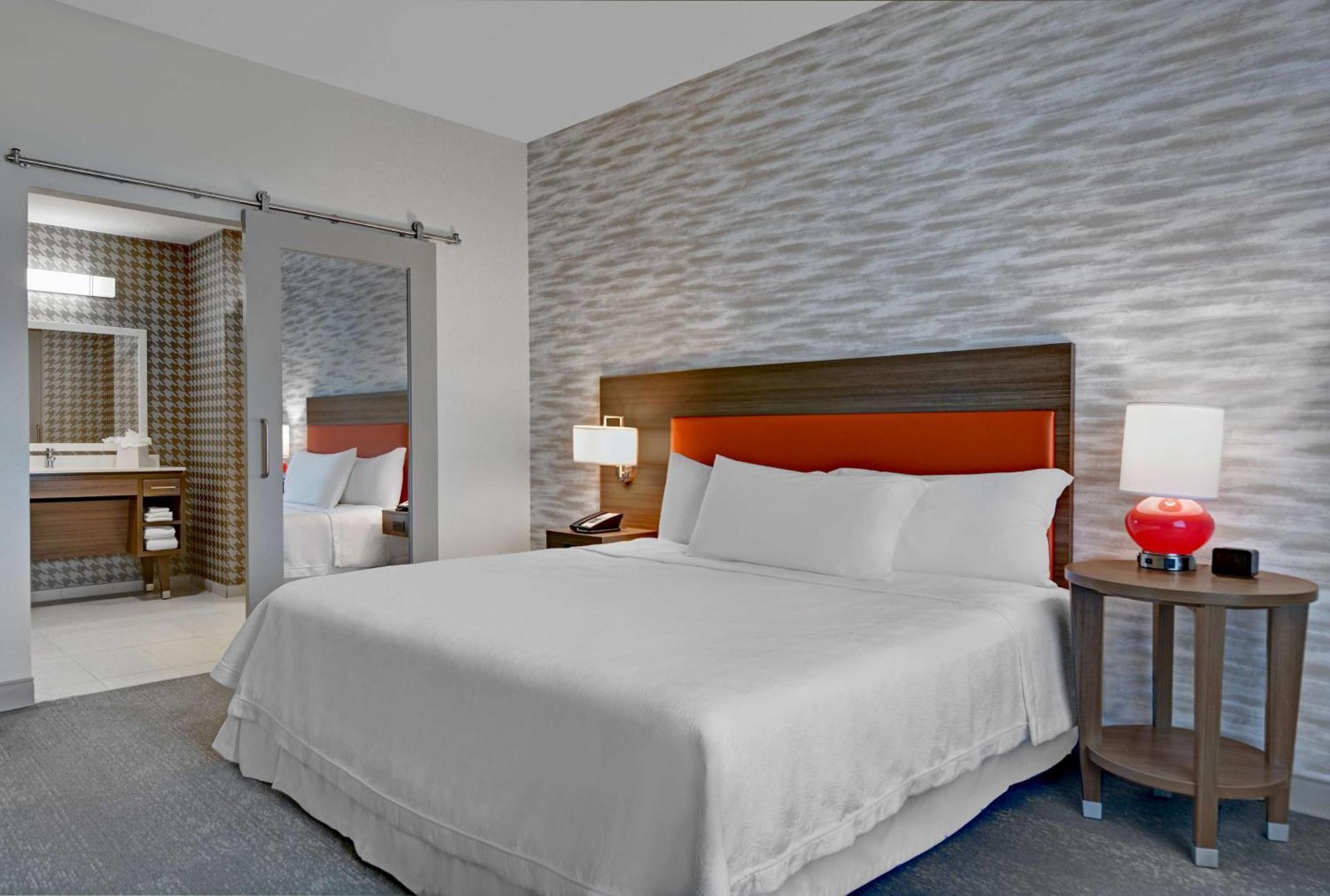 โฮม2 สวีท บาย ฮิลตัน ฟอร์ต ไมเออร์ โคโลเนียล บูเลอวาร์ด Hotel ฟอร์ตไมเยอร์ ภายนอก รูปภาพ